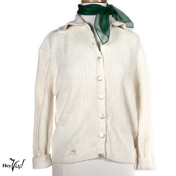 Vintage White Button Up Cardigan Sweater w Collar 70s Deadstock NWT 40 - Hey Viv - Picture 5 of 6
